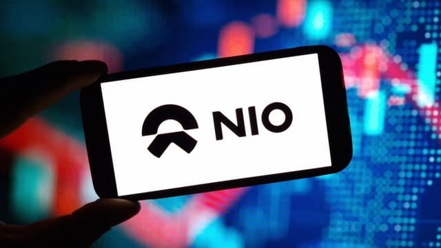 سهم NIO وتحليل أدائه في سوق السيارات الكهربائية