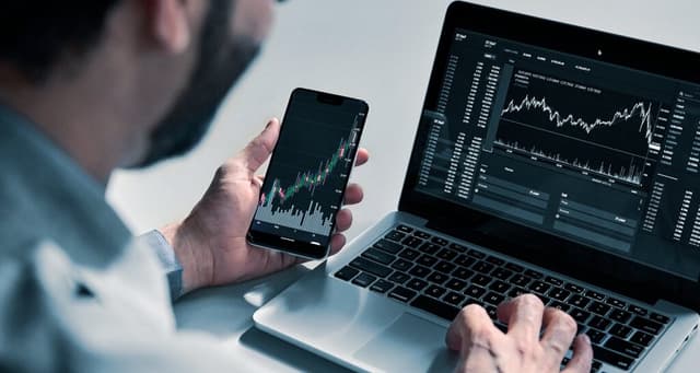 التداول عبر الإنترنت :استثمار ذكي